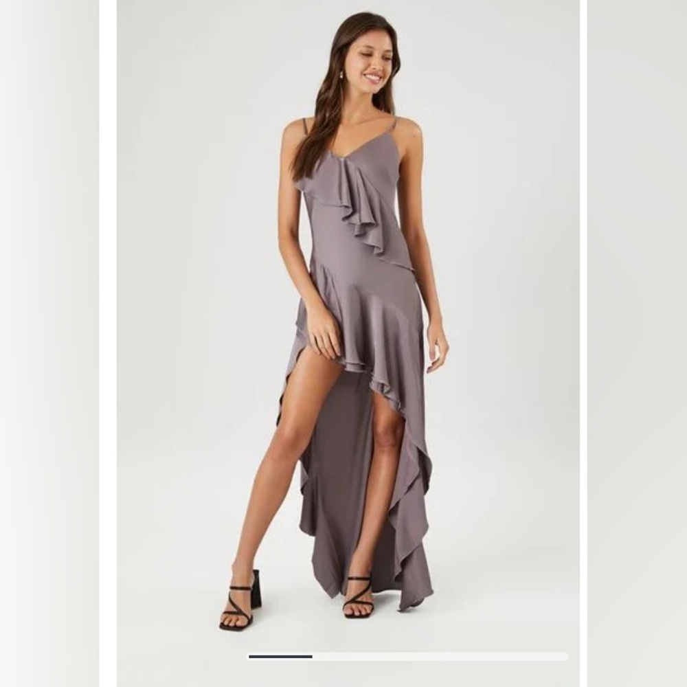 Never worn Gray Dress with tags on. size M
